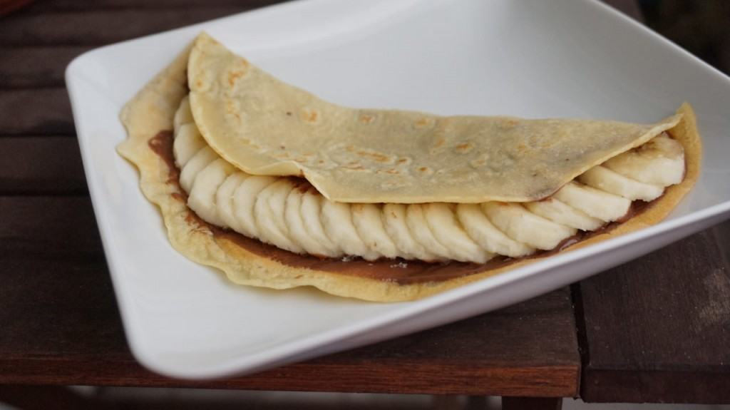 crepe with hazelnut spread & bananas