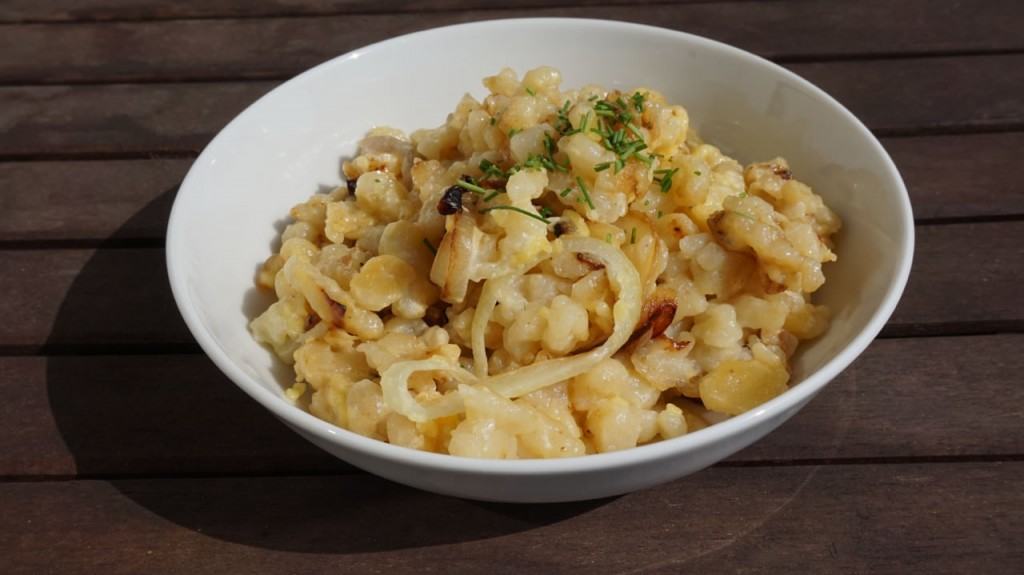 Cheesy Spaetzle | Elephantastic Vegan