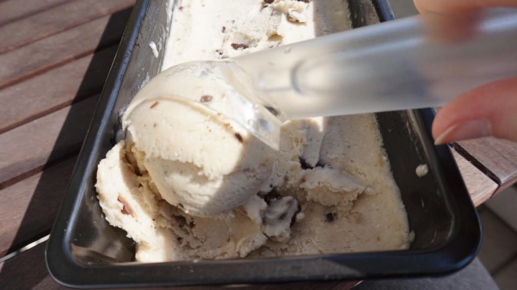 banana-stracciatella ice cream