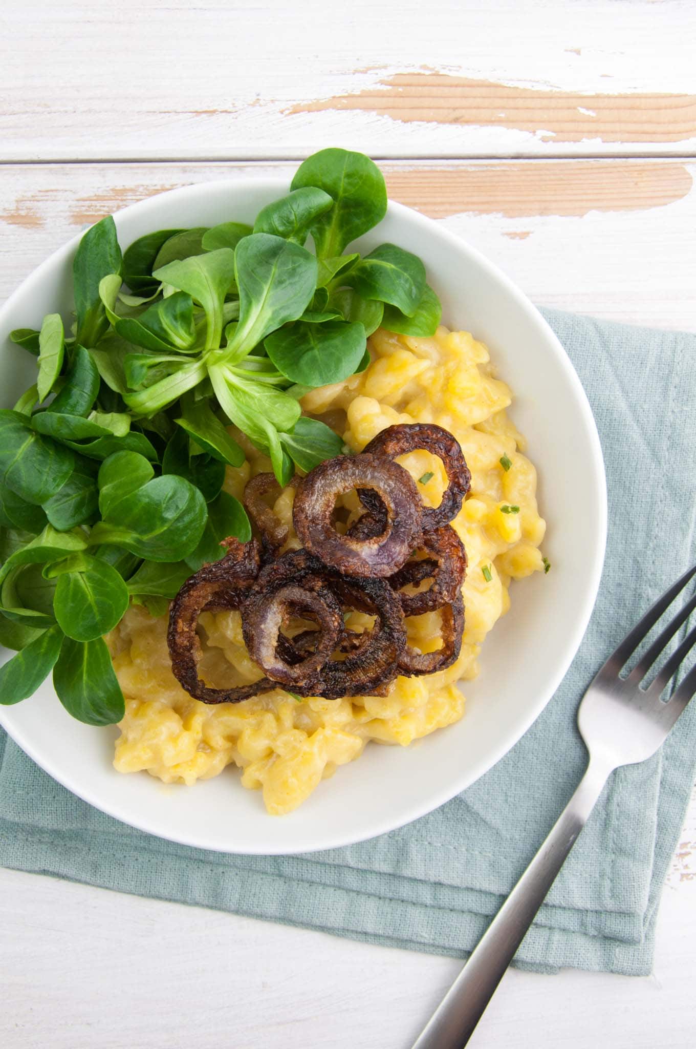 Cheesy Spaetzle (vegan) with fried onions