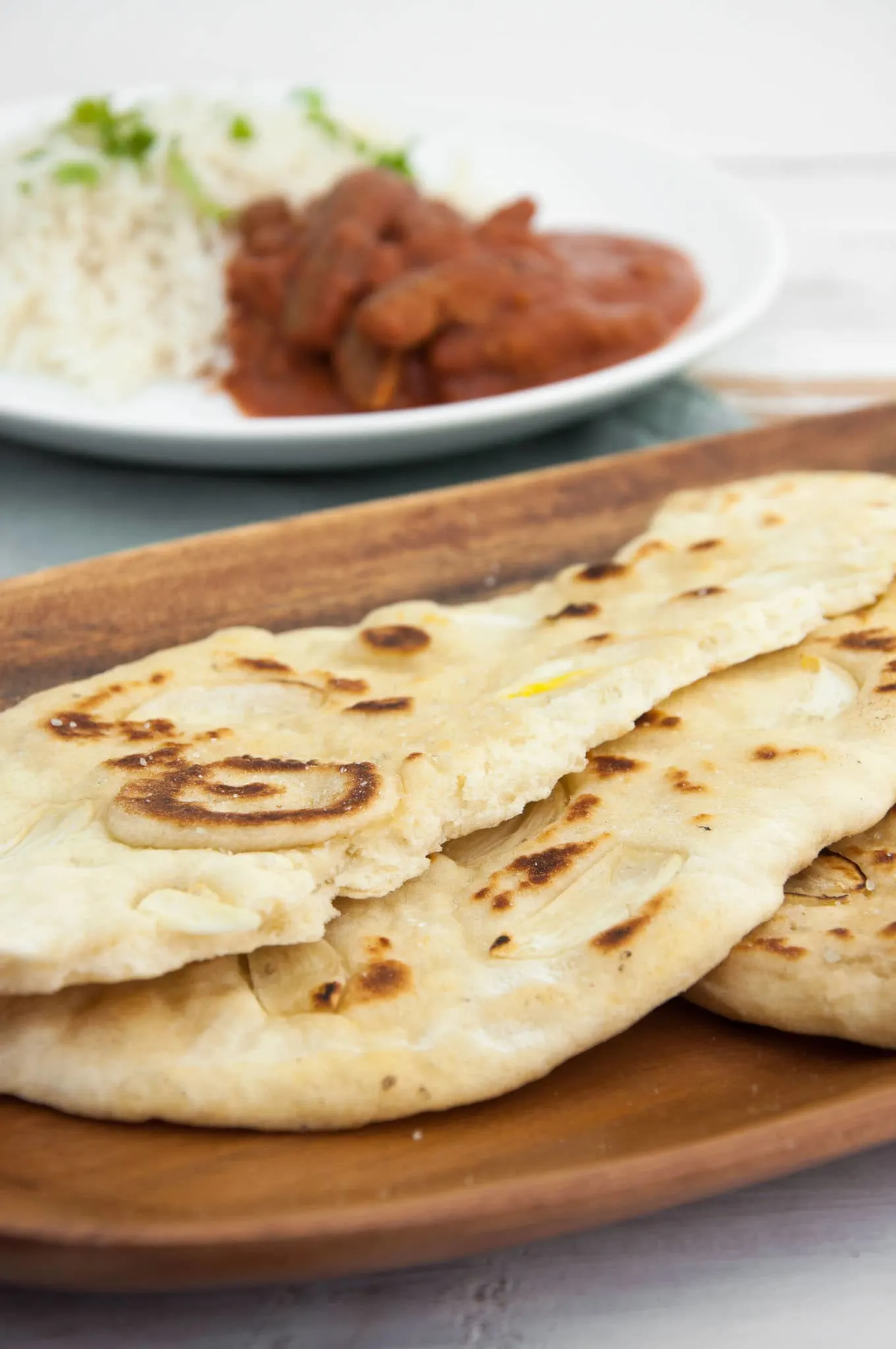 Fluffy Indian Garlic Naan (Vegan)