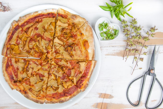 Vegan Chanterelle Pizza with homemade Cheese | ElephantasticVegan.com