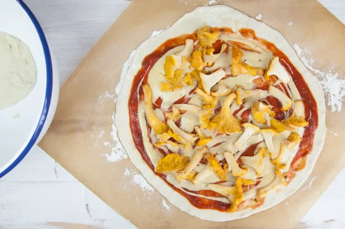 Vegan Chanterelle Pizza with homemade Cheese | ElephantasticVegan.com