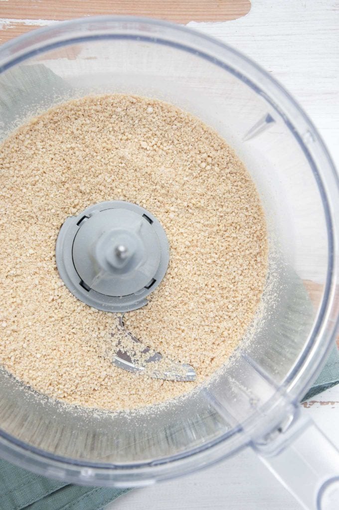 Making vegan Cashew Parmesan in a food processor