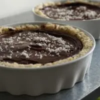 raw vegan cacao coconut avocado tartelette