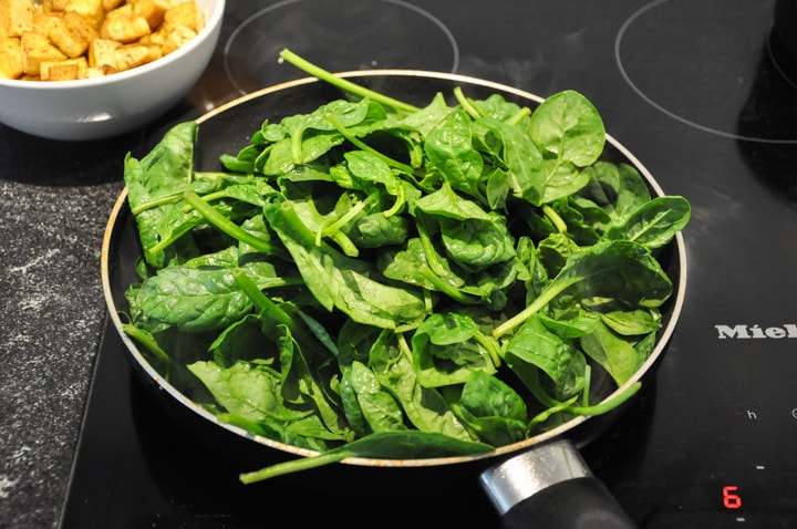 spinach in pan