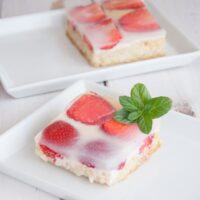 Summer Strawberry Cake