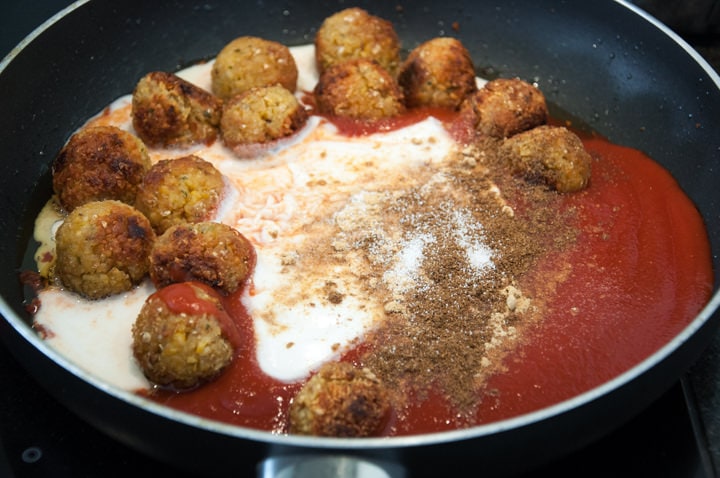 falafel in tomato purée, coconut milk, spices