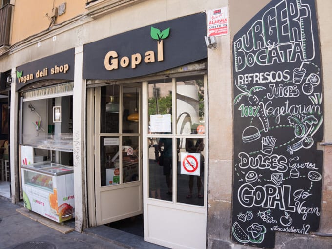 Vegan in Barcelona Gopal | ElephantasticVegan.com