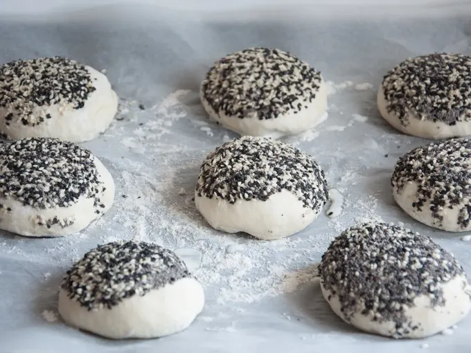 Seeded Burger Buns