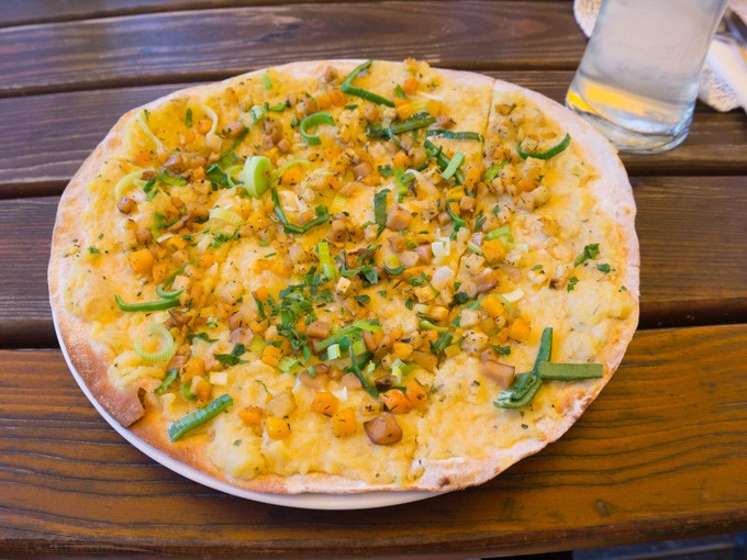 Vegan in Linz - Flammkuchen Donauwirtinnen | ElephantasticVegan.com