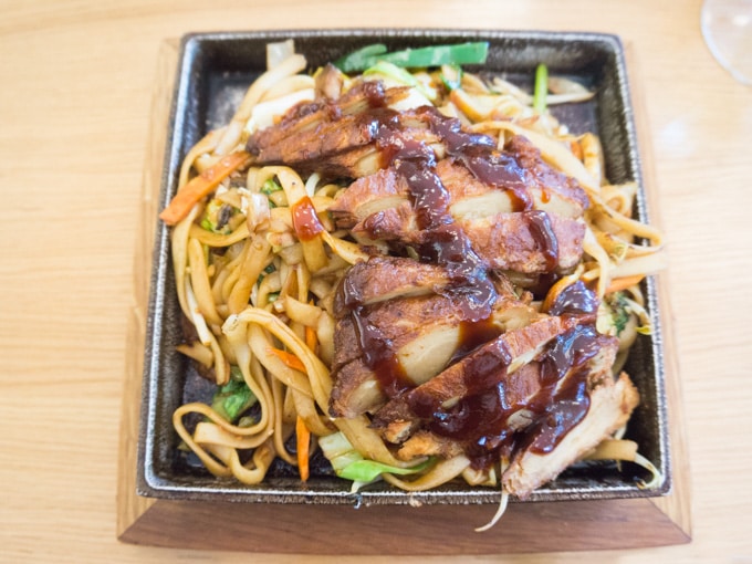 Vegan in Linz Vegan Duck Fu Cheng | ElephantasticVegan.com