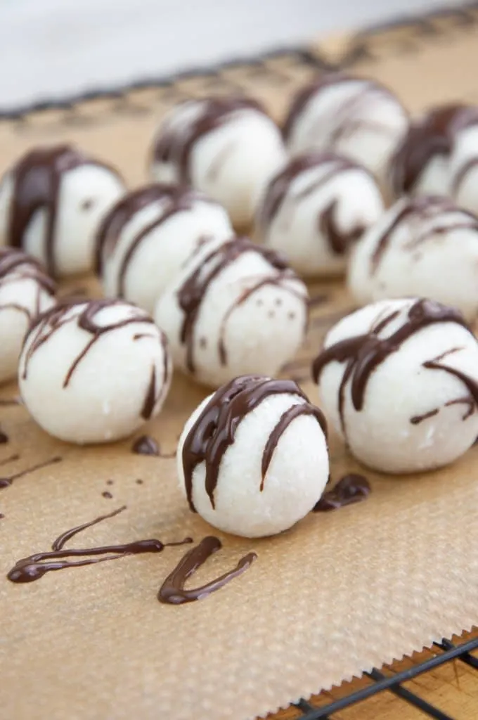 Vegan No-Bake Coconut Balls