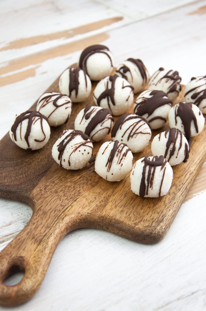 Vegan No-Bake Coconut Balls