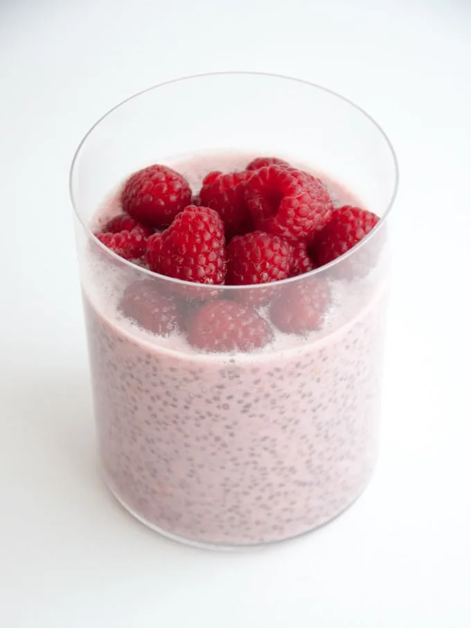 Vegan Raspberry Chia Pudding | ElephantasticVegan.com