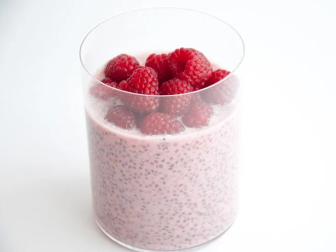 Vegan Raspberry Chia Pudding | ElephantasticVegan.com