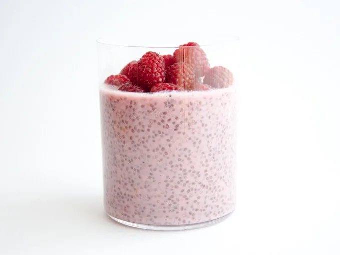 Vegan Raspberry Chia Pudding | ElephantasticVegan.com