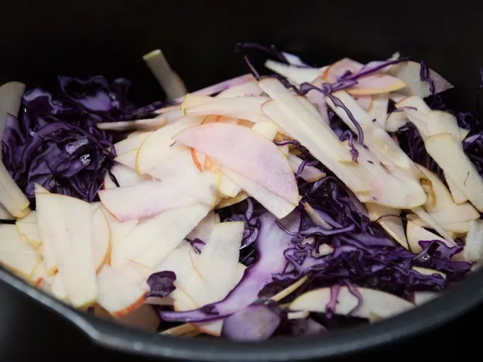 Braised Red Cabbage | ElephantasticVegan.com