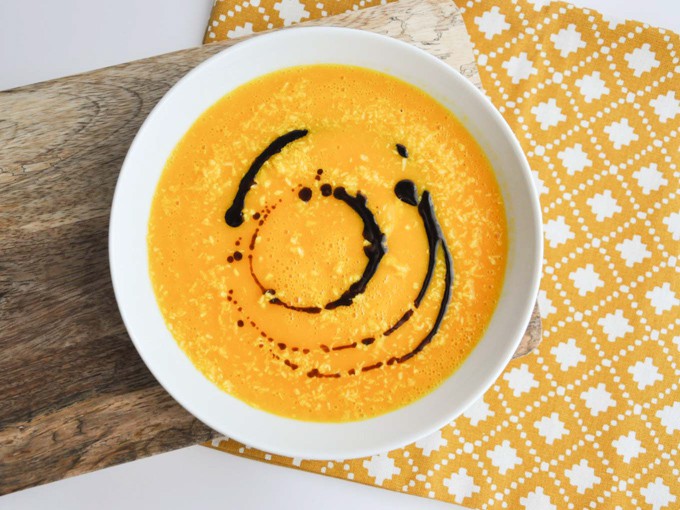 Vegan Carrot Ginger Soup | ElephantasticVegan.com