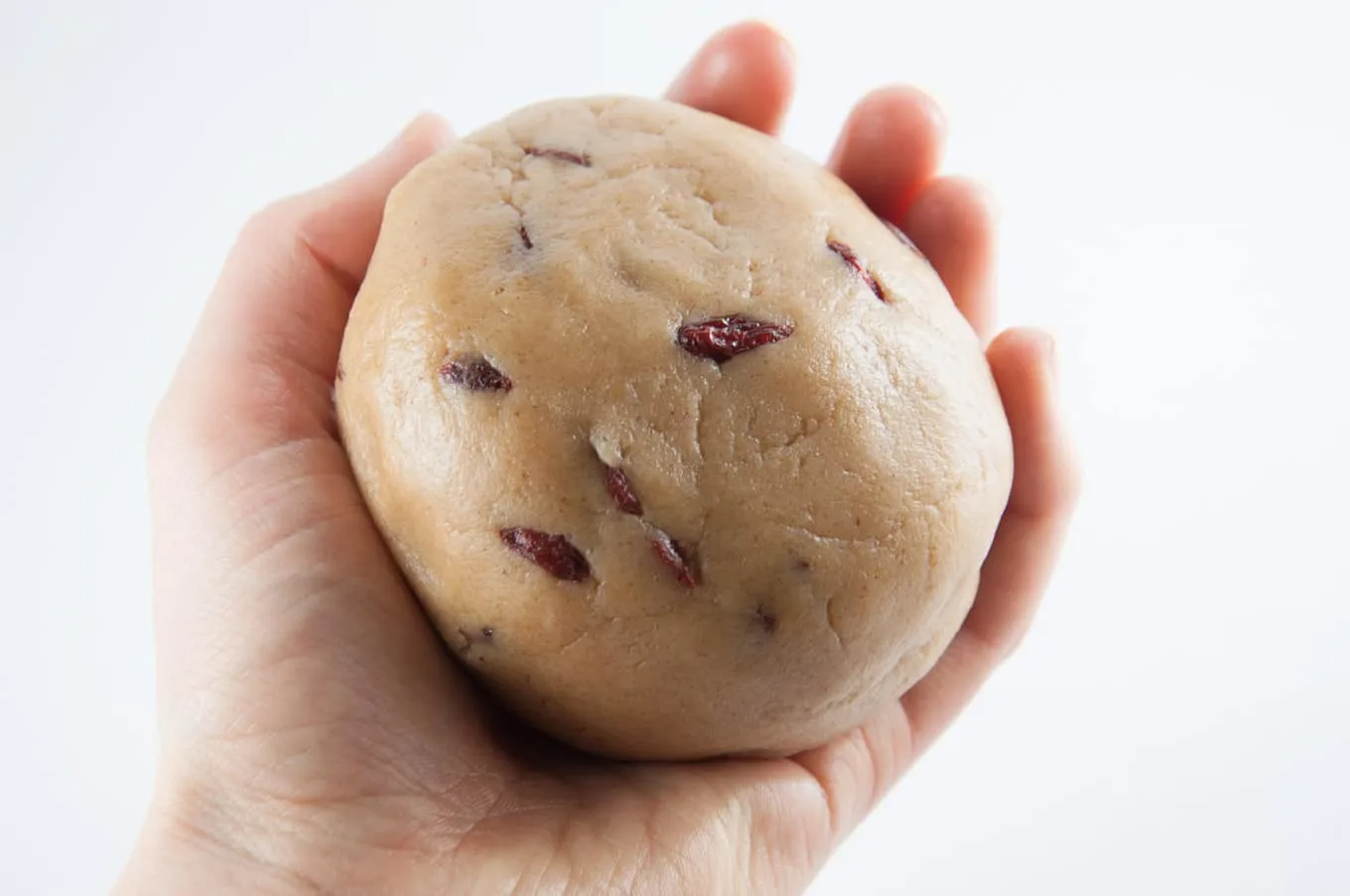 Ginger Goji Cookies | ElephantasticVegan.com