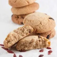 Ginger Goji Cookies | ElephantasticVegan.com