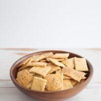 Gluten-free Vegan Chickpea Crackers | ElephantasticVegan.com