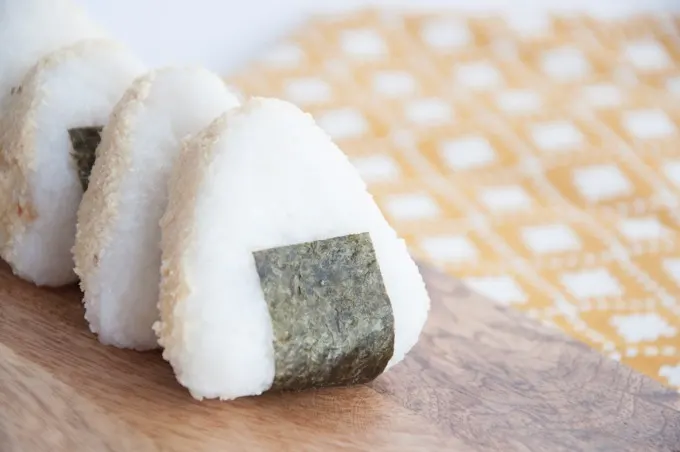 Peanut Butter Filled Onigiri | Elephantasticvegan.com