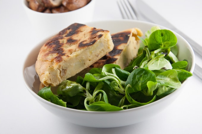 Simple Vegan Tortilla Espanola | ElephantasticVegan.com
