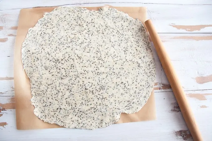 Crispy Sesame Flatbread | ElephantasticVegan.com