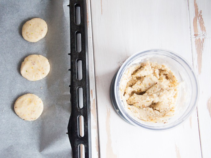 Vegan Pistachio Rosewater Cookies | ElephantasticVegan.com