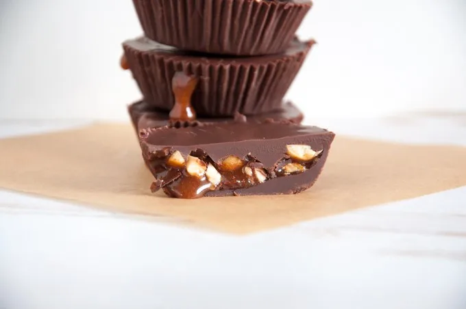 Vegan Snickers Cups | ElephantasticVegan.com