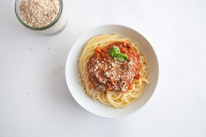 Almigiano - Vegan Almond Parmesan | ElephantasticVegan.com