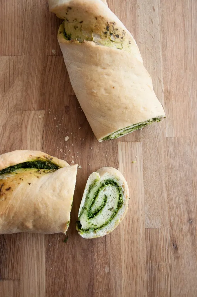 Wild Garlic Pesto Swirl Bread | ElephantasticVegan.com