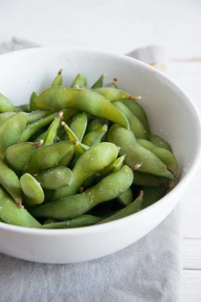 Boiled soybeans in a bowl