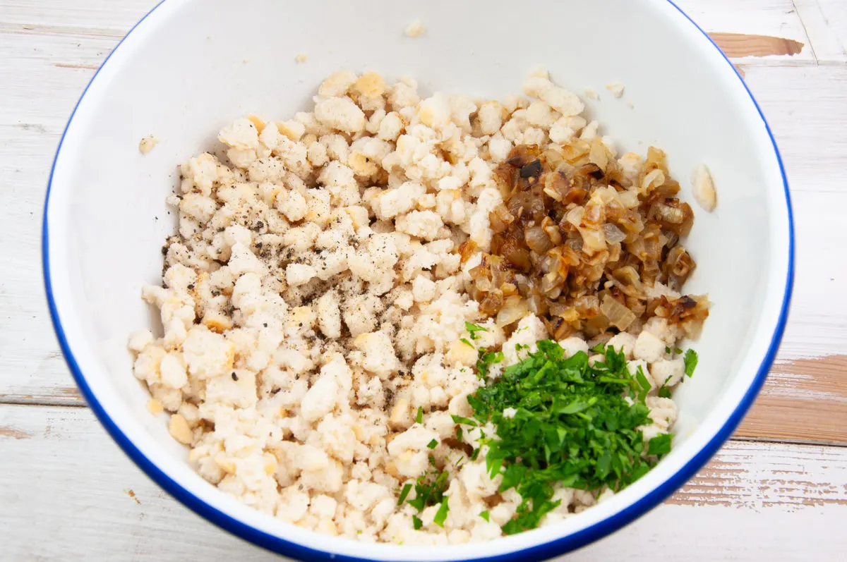 bread dumplings, onion, garlic and parsley