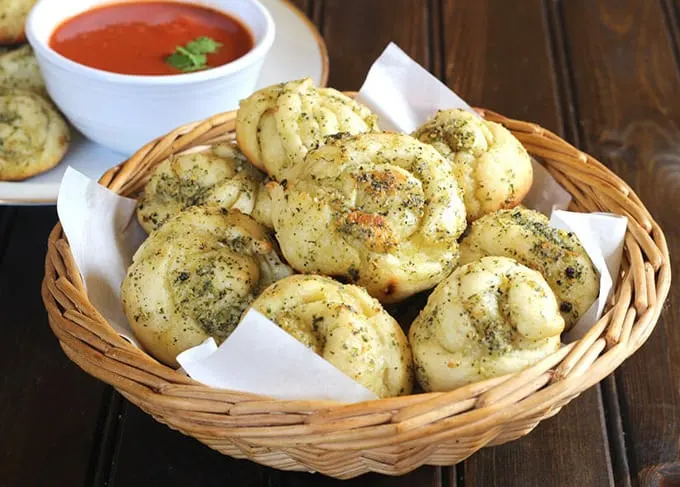 Garlic Knots - Cook with Kushi