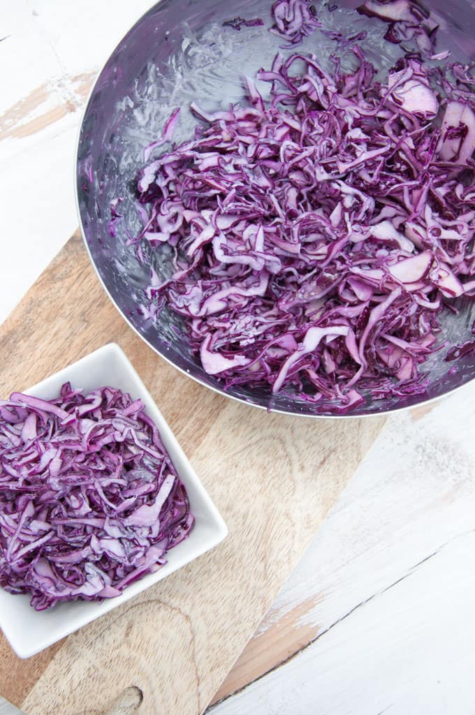 Easy & Vegan Garlic Slaw | ElephantasticVegan.com