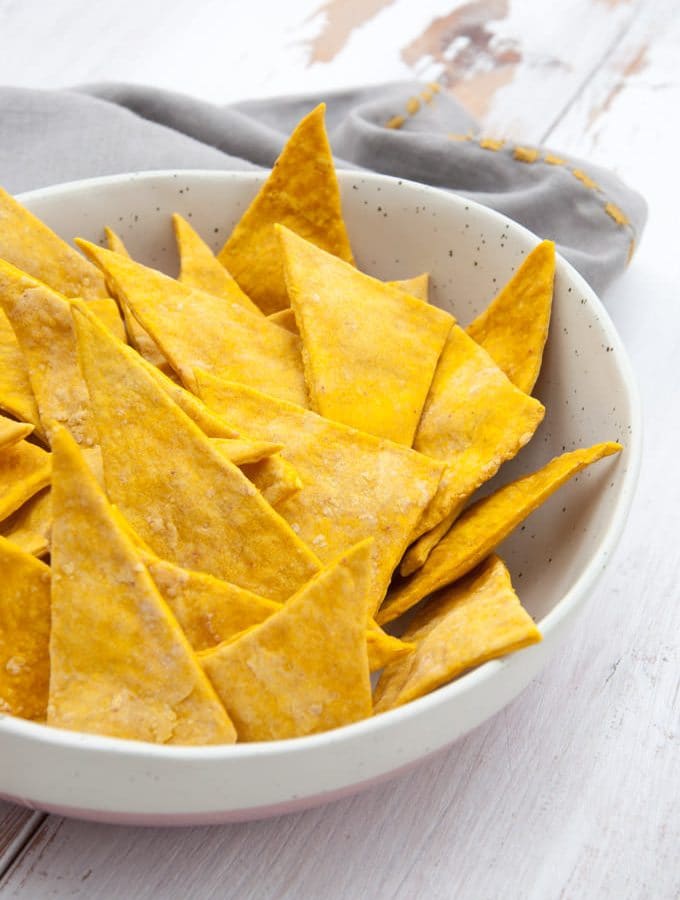 Golden Turmeric Cracker | ElephantasticVegan.com