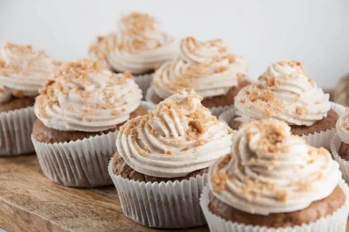 Vegan Gingerbread Cupcakes | ElephantasticVegan.com