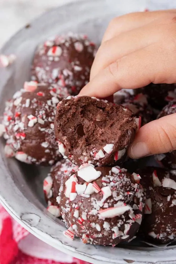 No-Bake Chocolate Peppermint Protein Balls