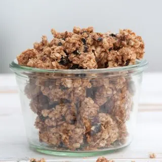 Vegan Marzipan Granola with Dried Blueberries | ElephantasticVegan.com