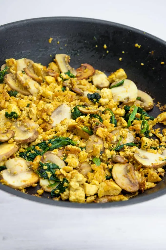 Tofu scramble with mushrooms and spinach