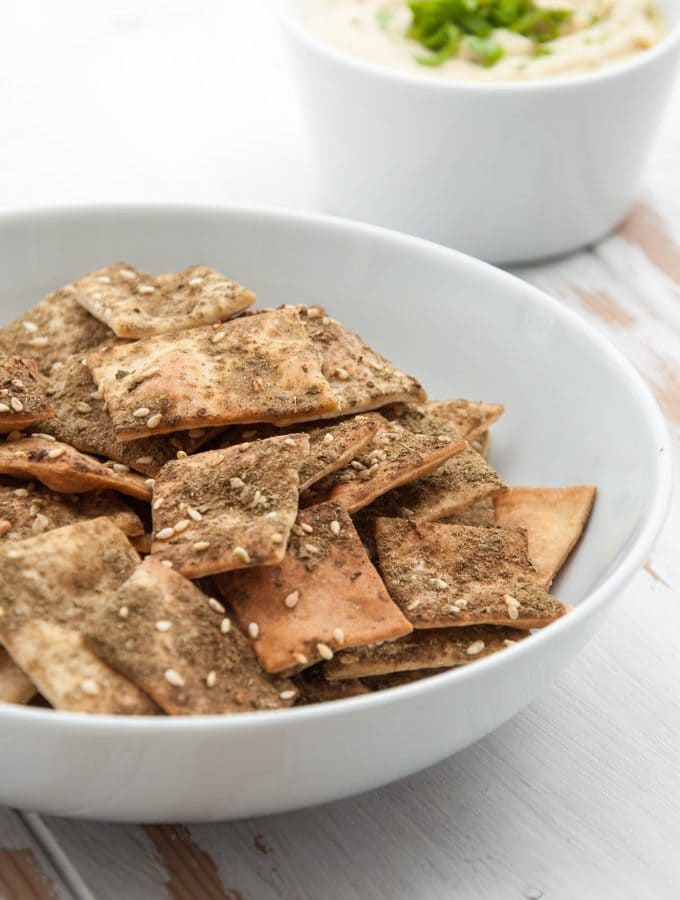Vegan Za'atar Crackers in a bowl