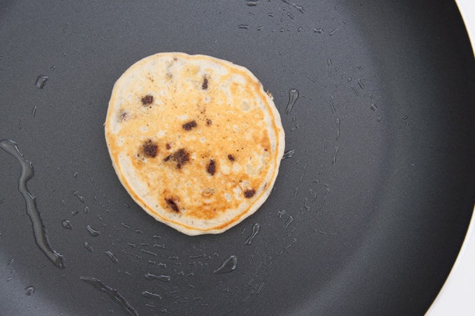 How to make vegan banana bread pancakes - process