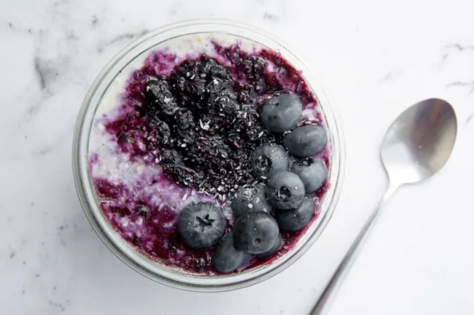 Vegan Blueberry Overnight Oats