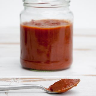 Vegan Date-Sweetened BBQ Sauce | ElephantasticVegan.com