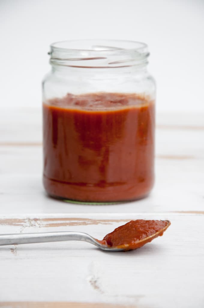 Vegan Date-Sweetened BBQ Sauce | ElephantasticVegan.com