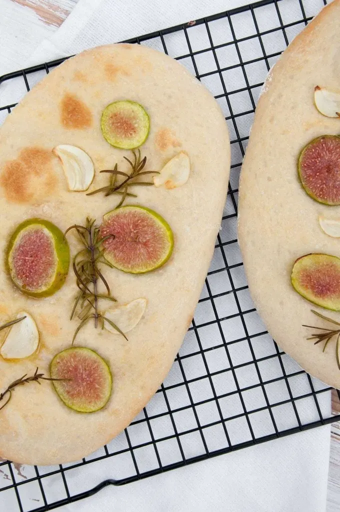 Vegan Fig Rosemary Garlic Focaccia | ElephantasticVegan.com