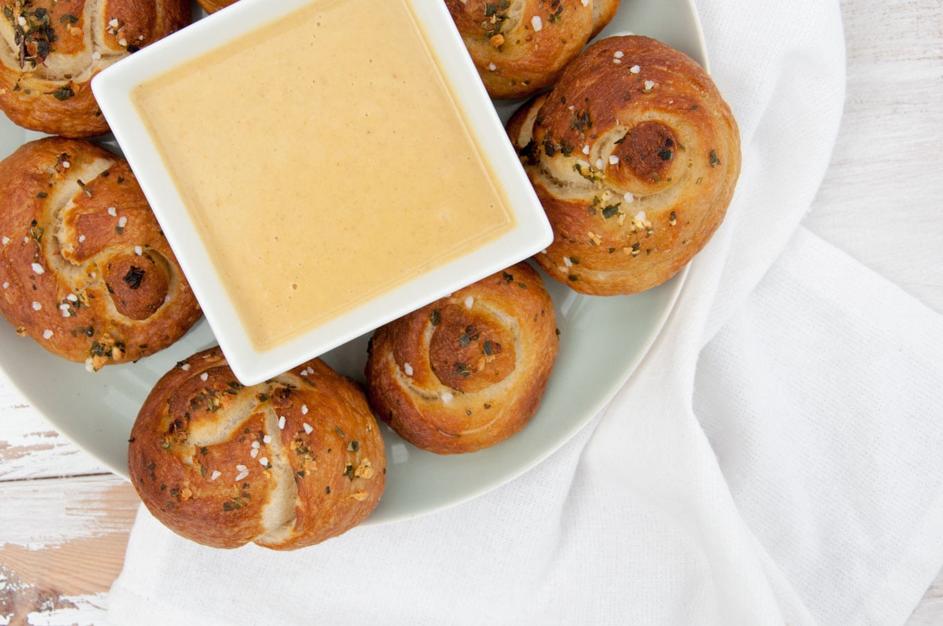 Vegan Pretzel Garlic Knots Recipe Elephantastic Vegan