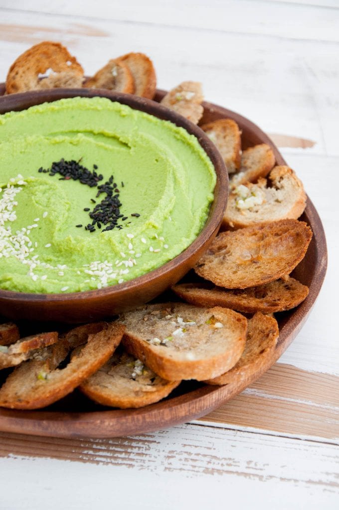 Crispy Bread Chips served with Spinach Hummus